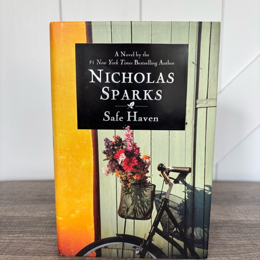 Safe Haven book by Nicholas Sparks